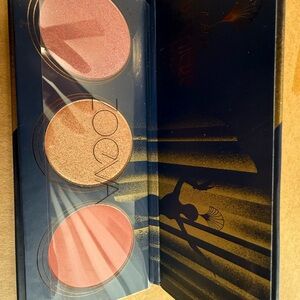 ZOEVA Blush Trio Palette - Pink and Gold
